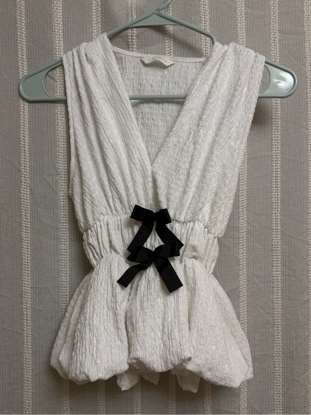 Zara White Textured Peplum Top with Black Bow Size Extra Small